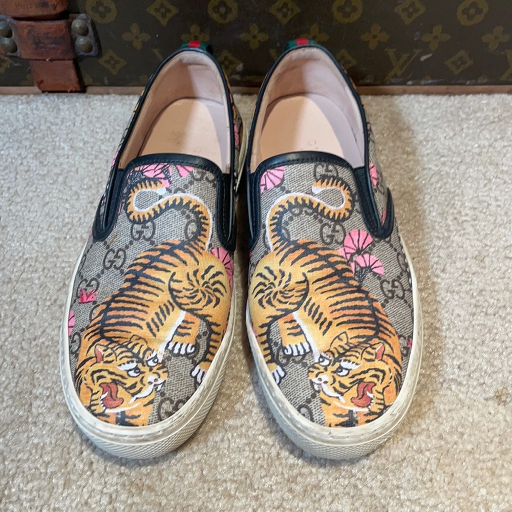 Gucci Tiger slip on sneakers
